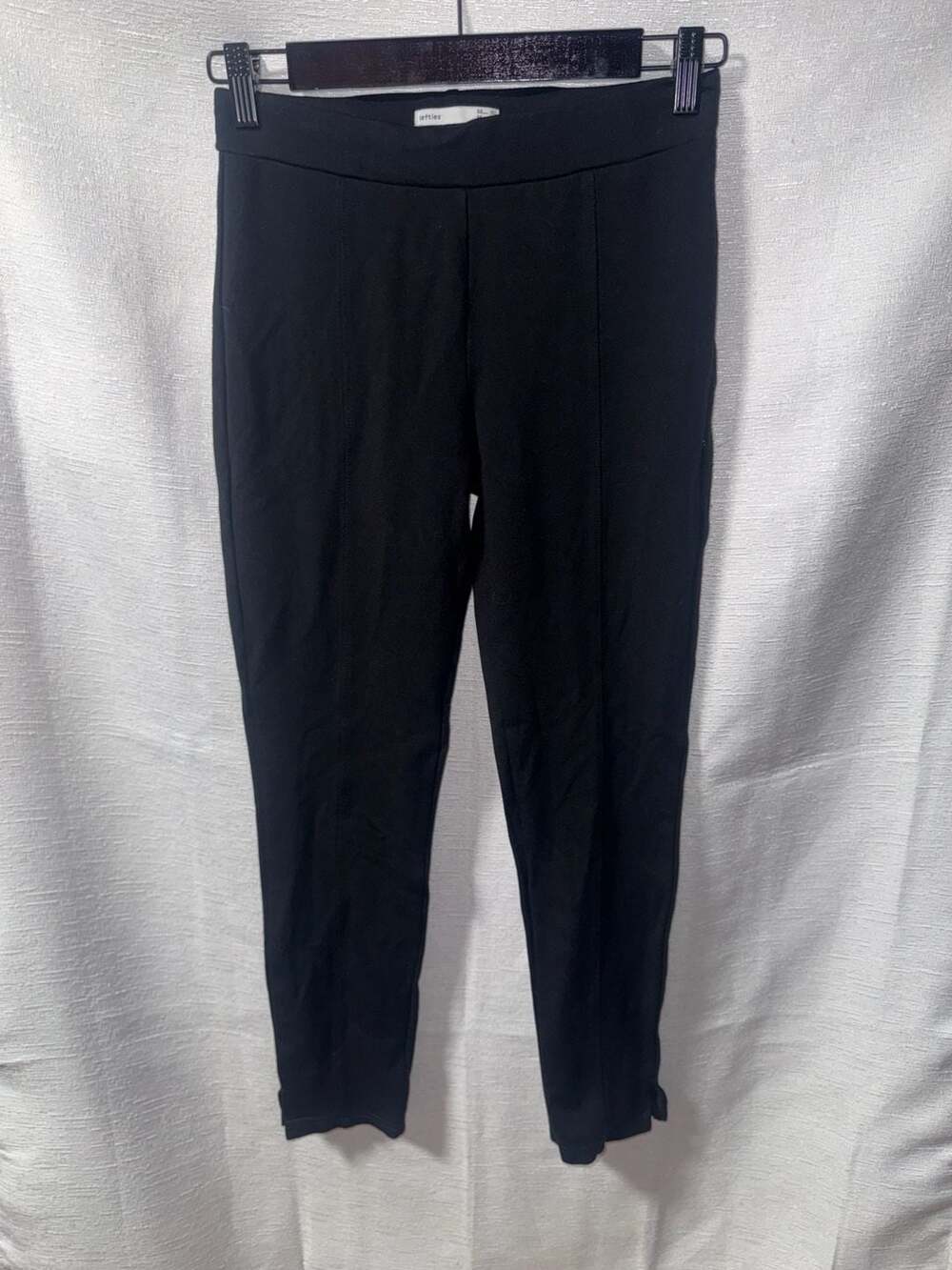 Lefties Women's Black High-Rise Slim Fit Ankle Pants with Front Seams